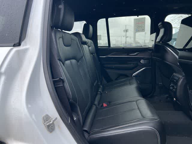 Thumbnail: 2023 Jeep Grand Cherokee - 14