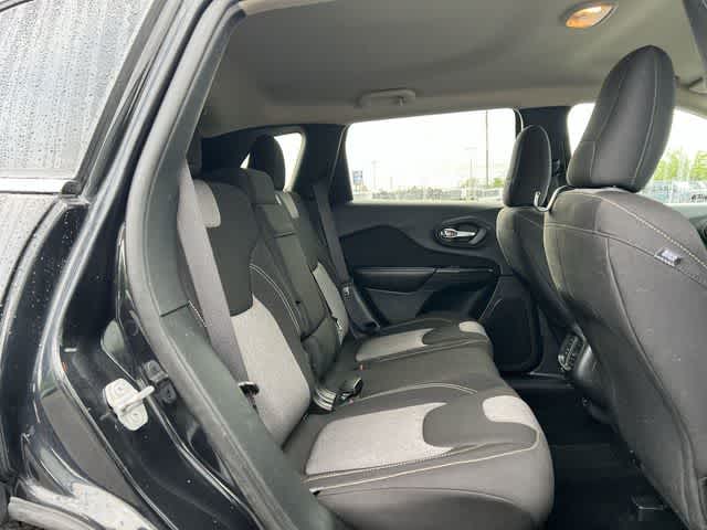 Thumbnail: 2014 Jeep Cherokee - 25