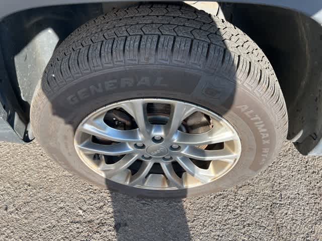 Thumbnail: 2019 Jeep Cherokee - 3