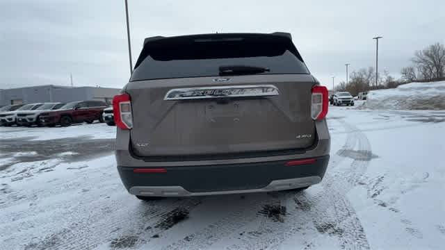 Thumbnail: 2021 Ford Explorer - 7