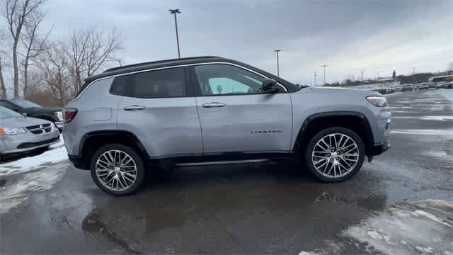 Thumbnail: 2023 Jeep Compass - 9