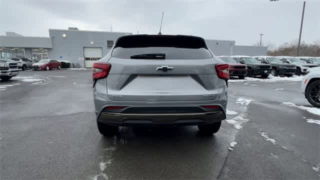 Thumbnail: 2024 Chevrolet Trax - 7