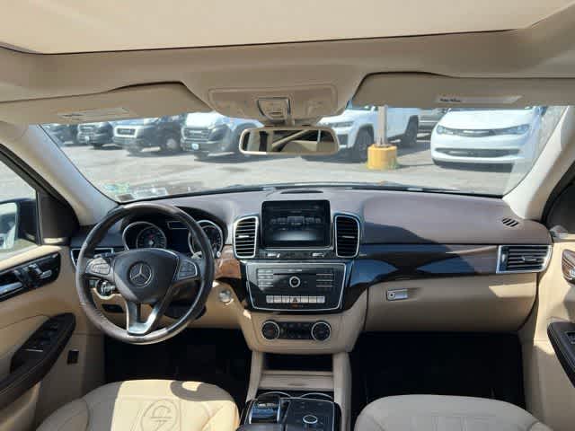 Thumbnail: 2017 Mercedes-Benz GLE - 10