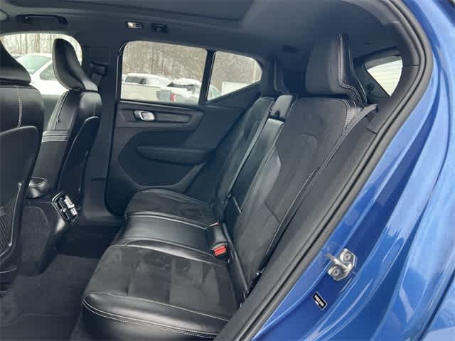 Thumbnail: 2020 Volvo XC40 - 17