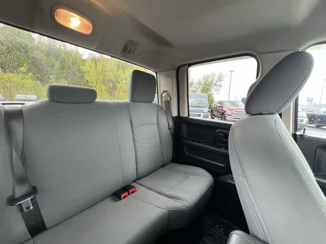 Thumbnail: 2019 RAM 1500 Classic - 15