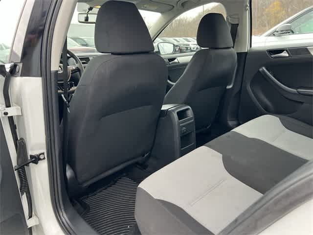 Thumbnail: 2017 Volkswagen Jetta - 16