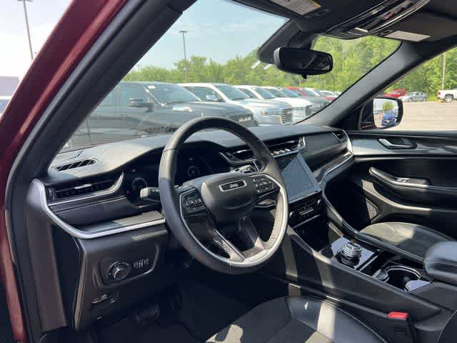 Thumbnail: 2023 Jeep Grand Cherokee - 10