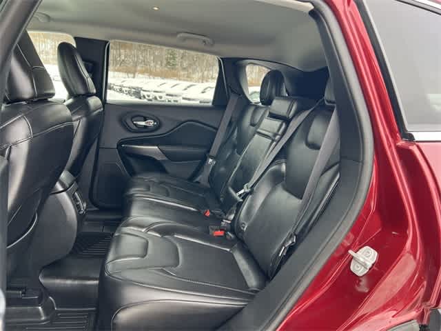 Thumbnail: 2019 Jeep Cherokee - 17