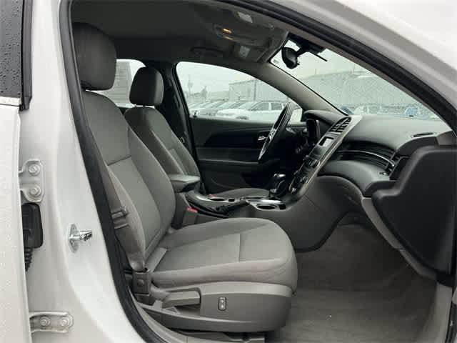 Thumbnail: 2015 Chevrolet Malibu - 26