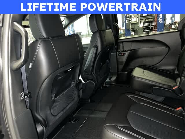 Thumbnail: 2026 Chrysler Pacifica - 16