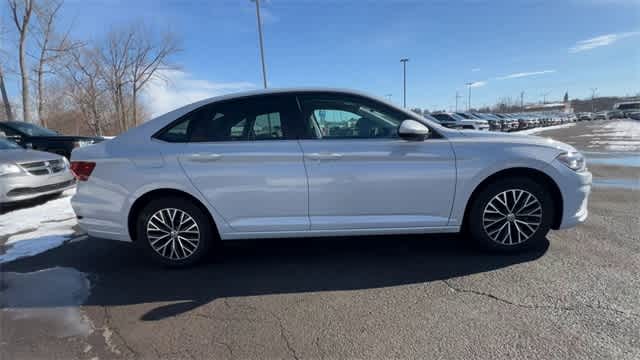 Thumbnail: 2019 Volkswagen Jetta - 9