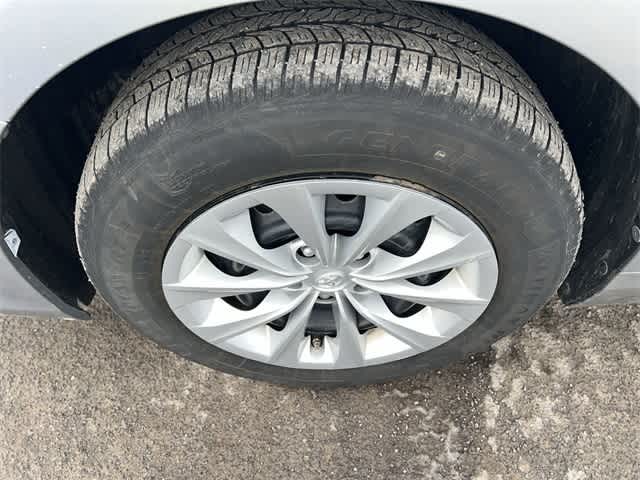 Thumbnail: 2017 Toyota Camry - 12