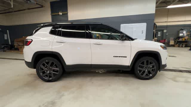 Thumbnail: 2026 Jeep Compass - 9