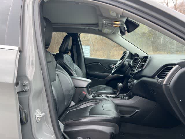 Thumbnail: 2019 Jeep Cherokee - 15