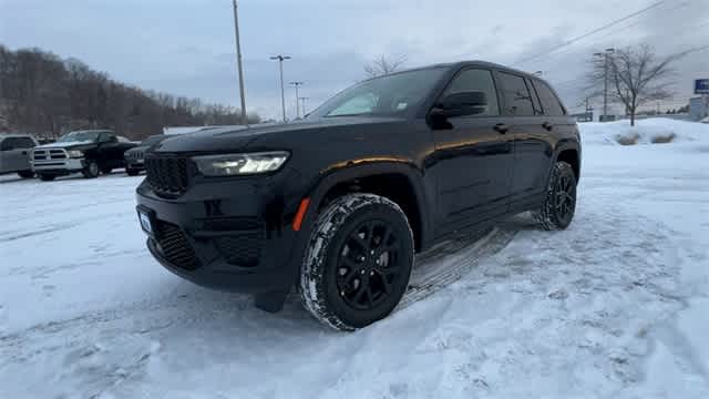 Thumbnail: 2025 Jeep Grand Cherokee - 4