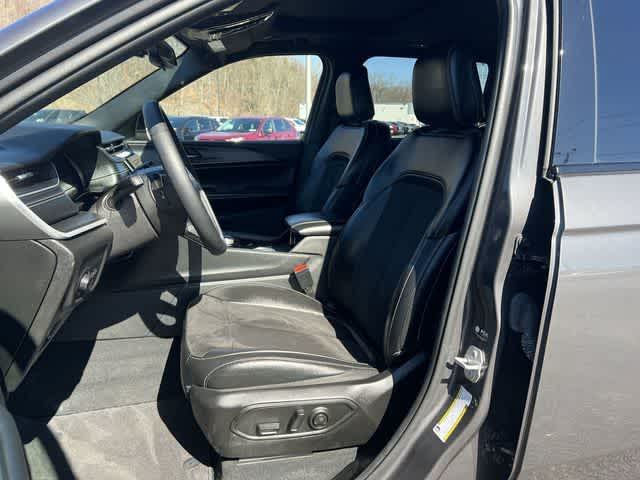 Thumbnail: 2023 Jeep Grand Cherokee - 15