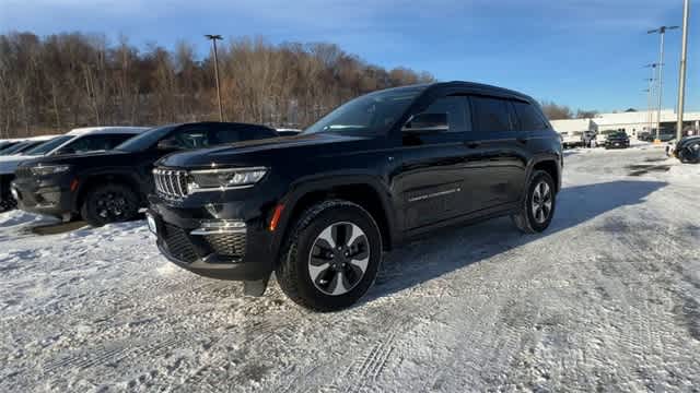 Thumbnail: 2022 Jeep Grand Cherokee - 4