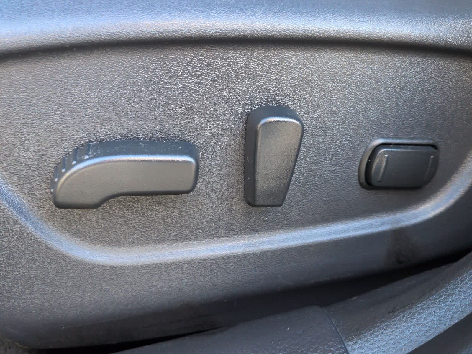 Thumbnail: 2019 Nissan Rogue - 18