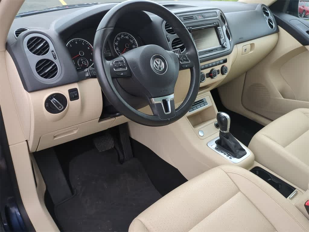 2015 Volkswagen Tiguan SE 10