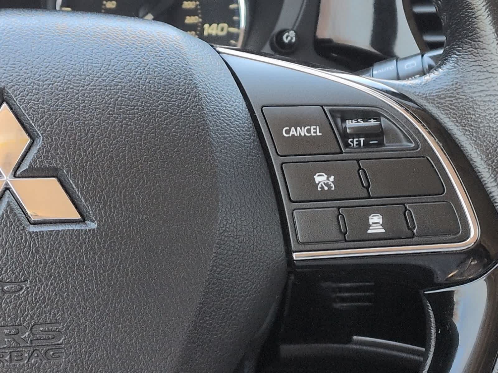 Thumbnail: 2017 Mitsubishi Outlander - 27