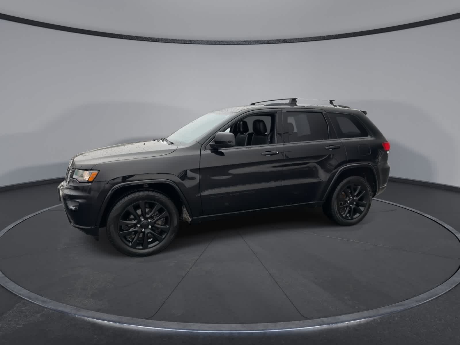 Thumbnail: 2017 Jeep Grand Cherokee - 4