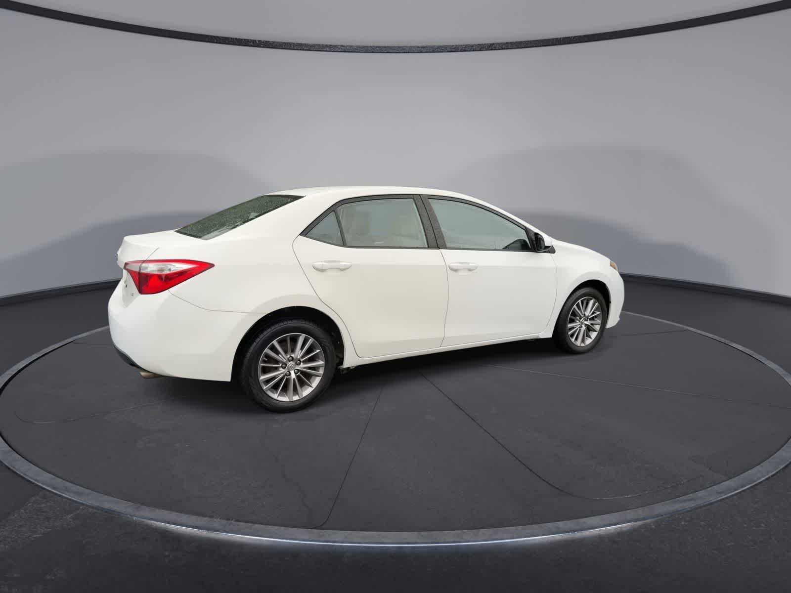 Thumbnail: 2015 Toyota Corolla - 8