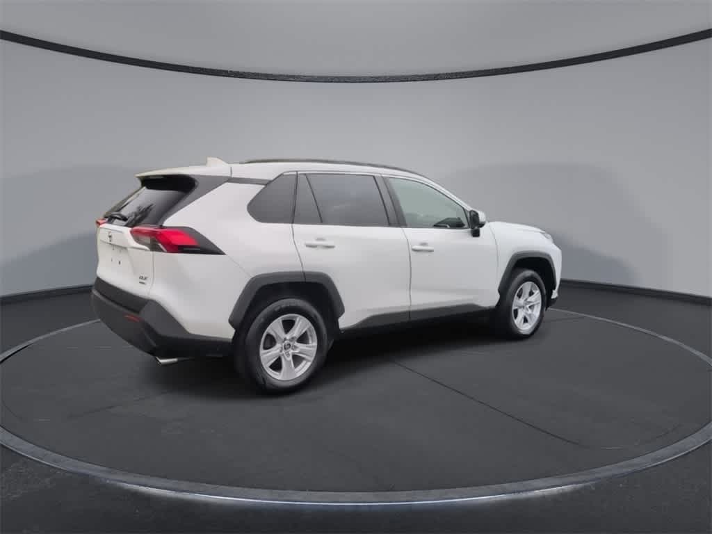 Thumbnail: 2019 Toyota RAV4 - 8