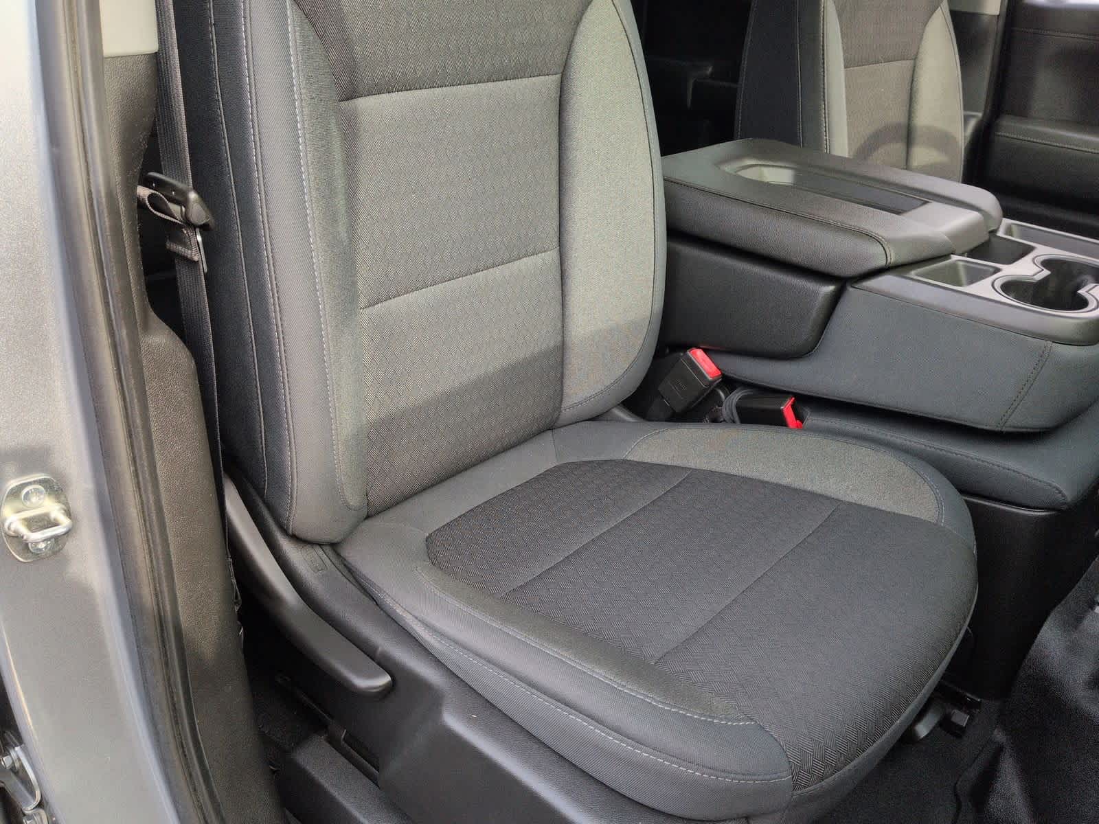 Thumbnail: 2019 Chevrolet Silverado 1500 - 22