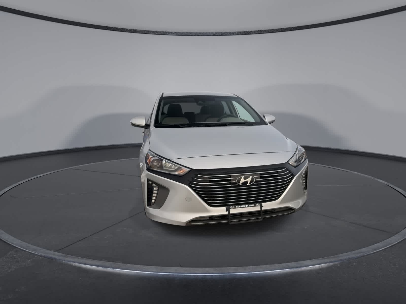 Thumbnail: 2017 Hyundai Ioniq - 3