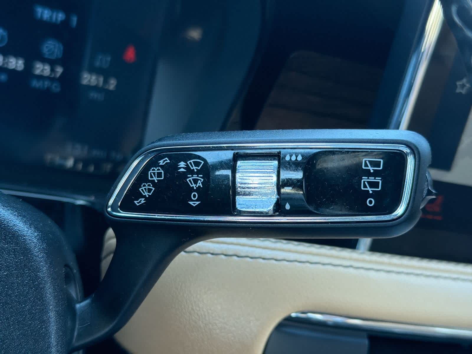 Thumbnail: 2023 Lincoln Corsair - 28