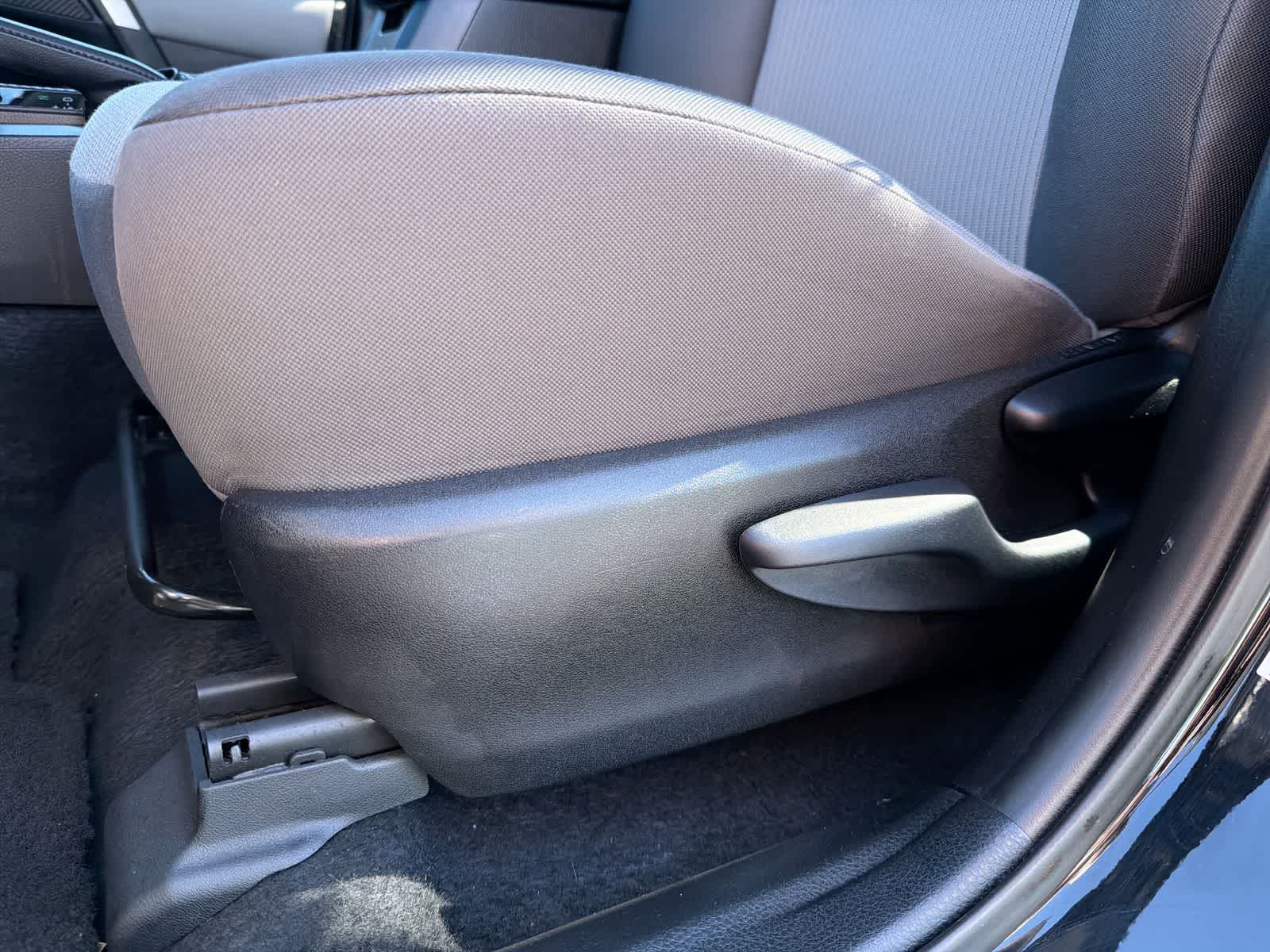 Thumbnail: 2015 Toyota RAV4 - 18