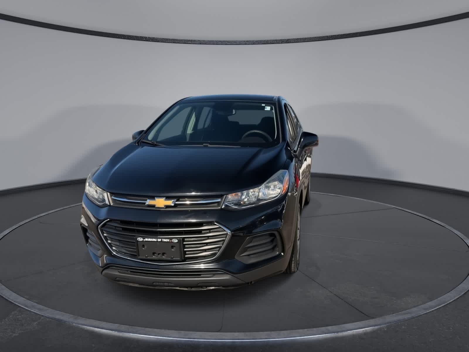 Thumbnail: 2017 Chevrolet Trax - 3