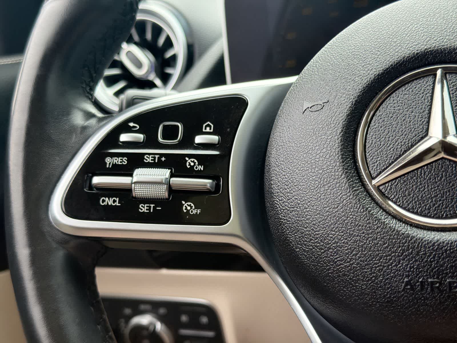 Thumbnail: 2021 Mercedes-Benz GLA - 25