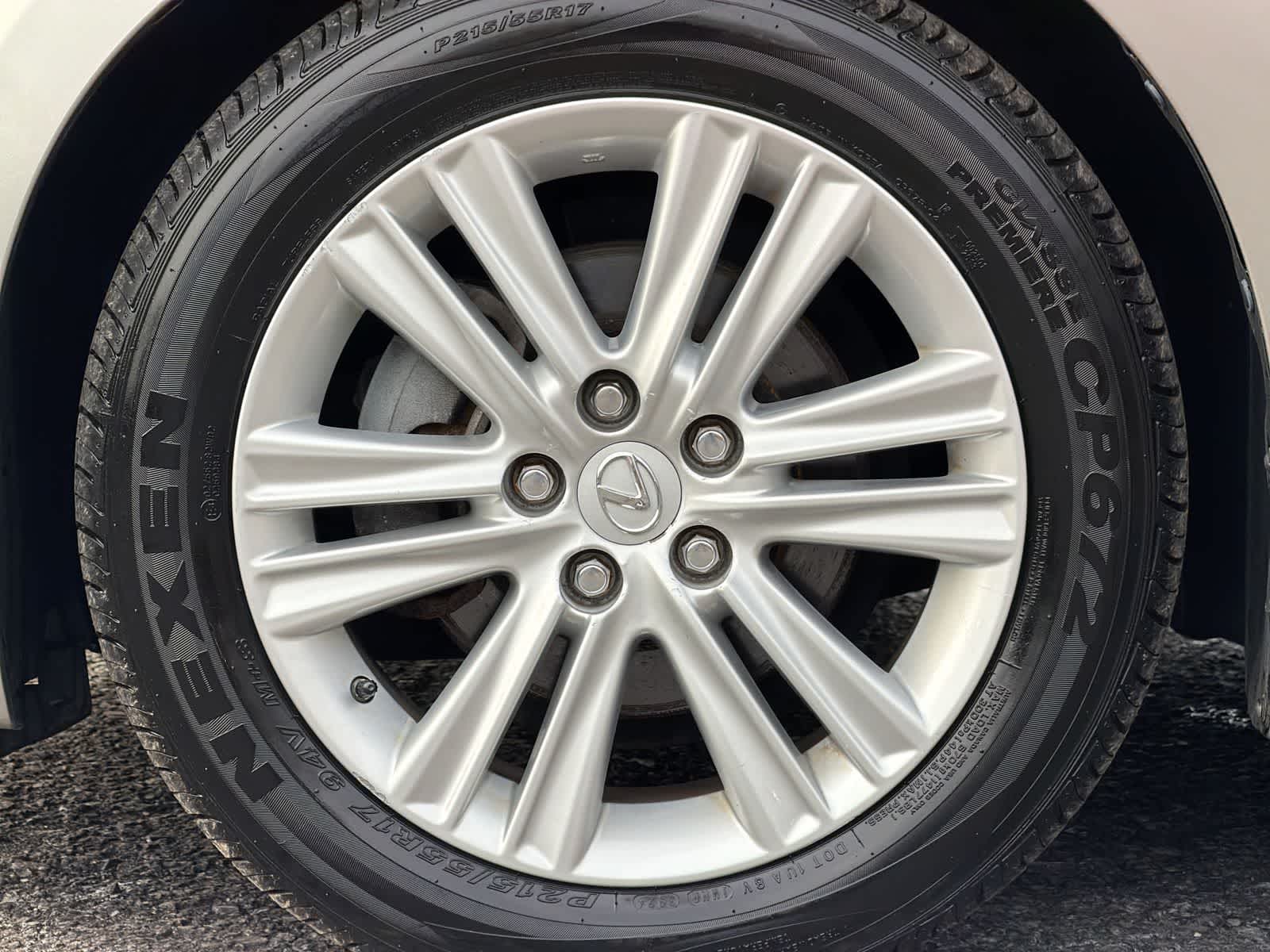 Thumbnail: 2015 Lexus ES - 14