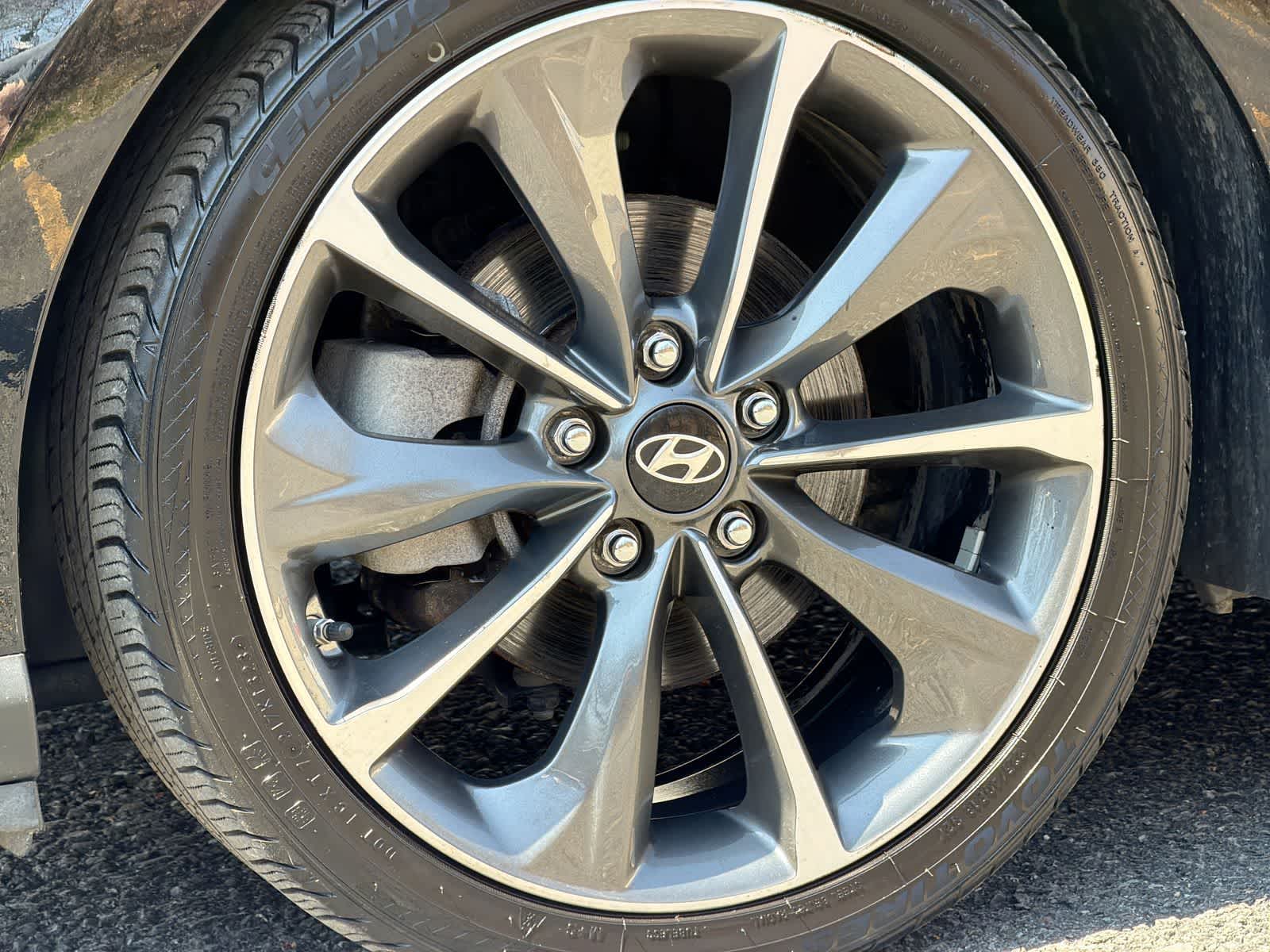 Thumbnail: 2019 Hyundai Veloster - 14