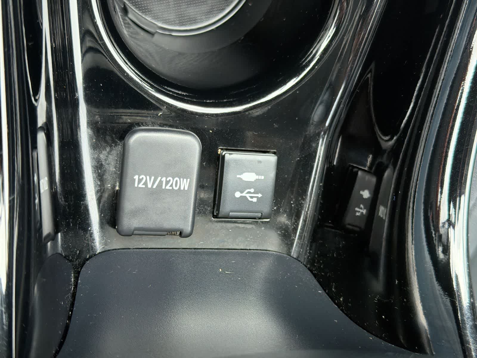 Thumbnail: 2022 Toyota Prius Prime - 32