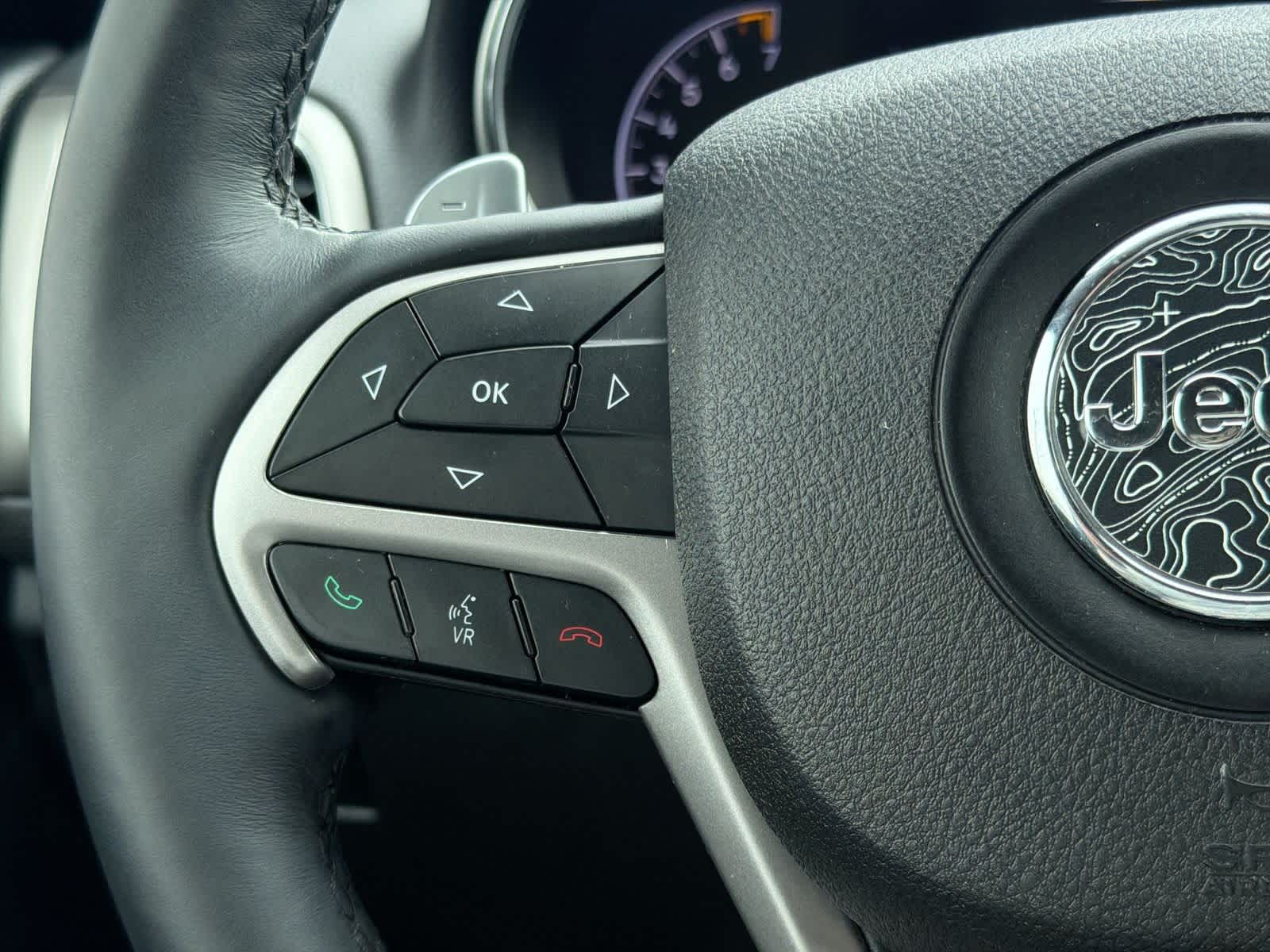 Thumbnail: 2017 Jeep Grand Cherokee - 25