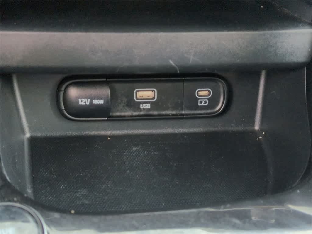 Thumbnail: 2024 Kia Seltos - 32