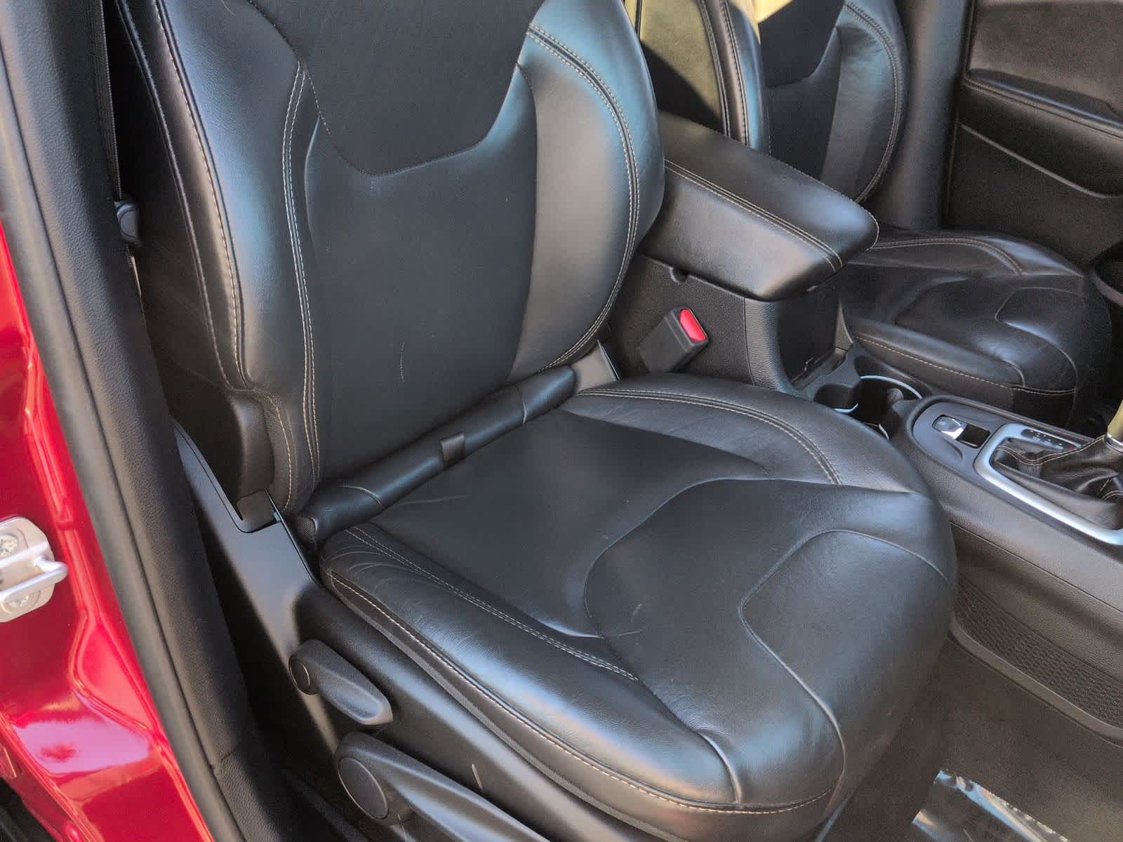 Thumbnail: 2016 Jeep Cherokee - 24