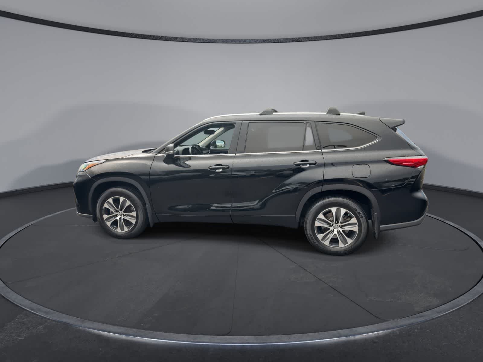 Thumbnail: 2021 Toyota Highlander - 4