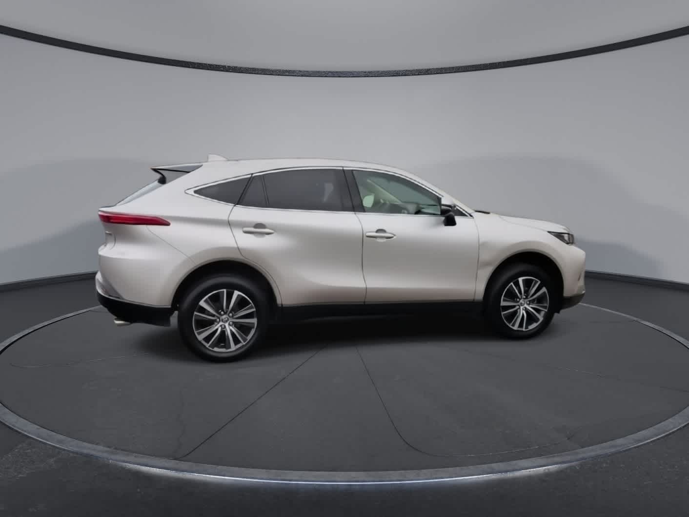 Thumbnail: 2022 Toyota Venza - 9