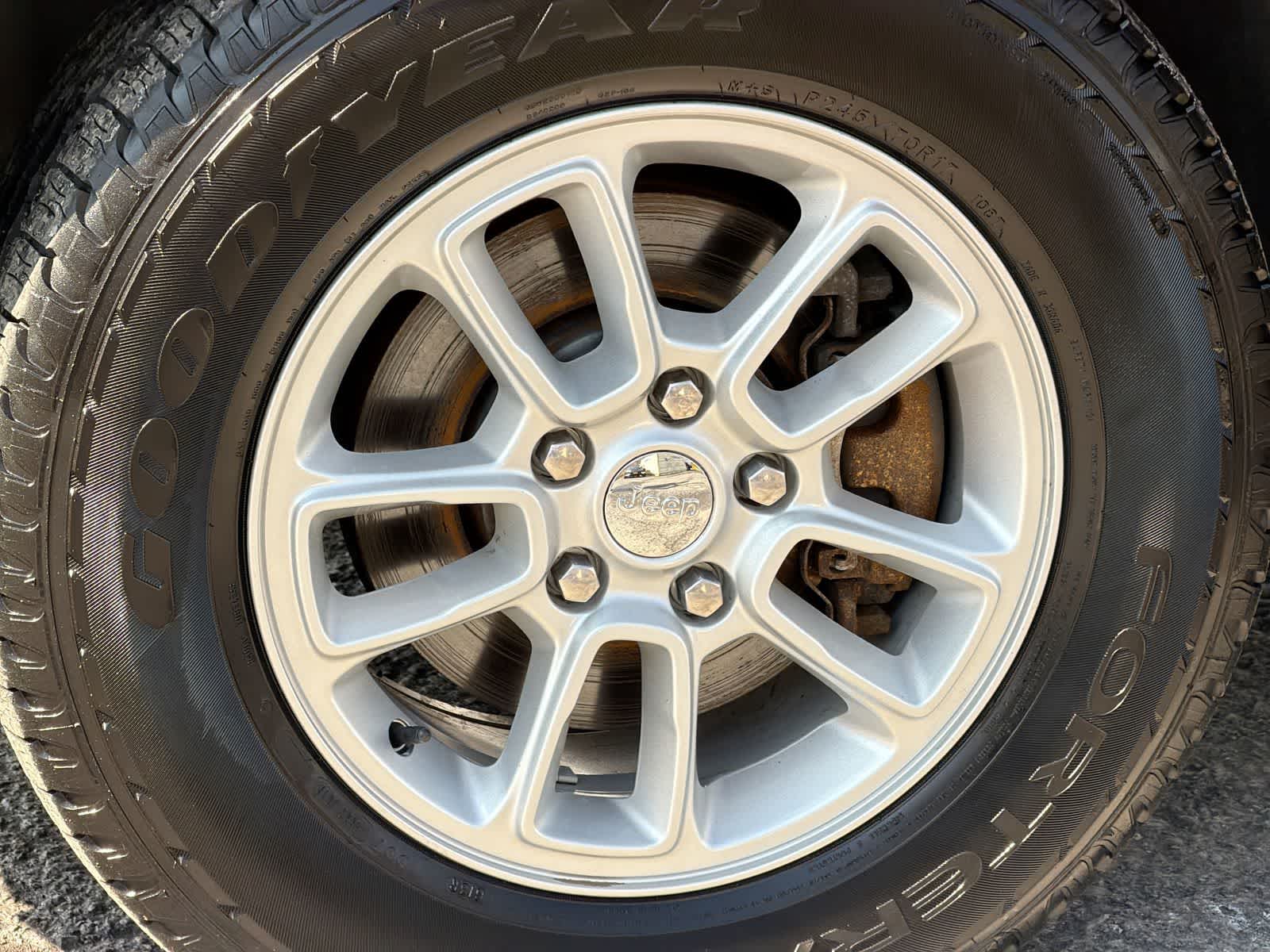 Thumbnail: 2018 Jeep Grand Cherokee - 14