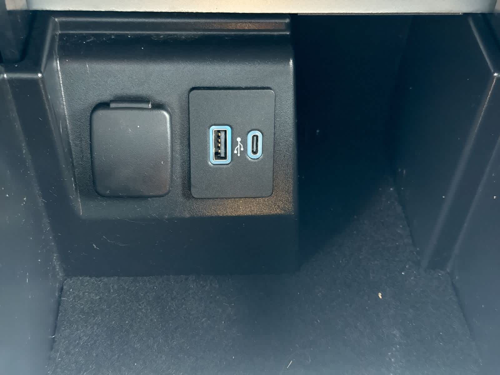 Thumbnail: 2021 Ford Explorer - 34