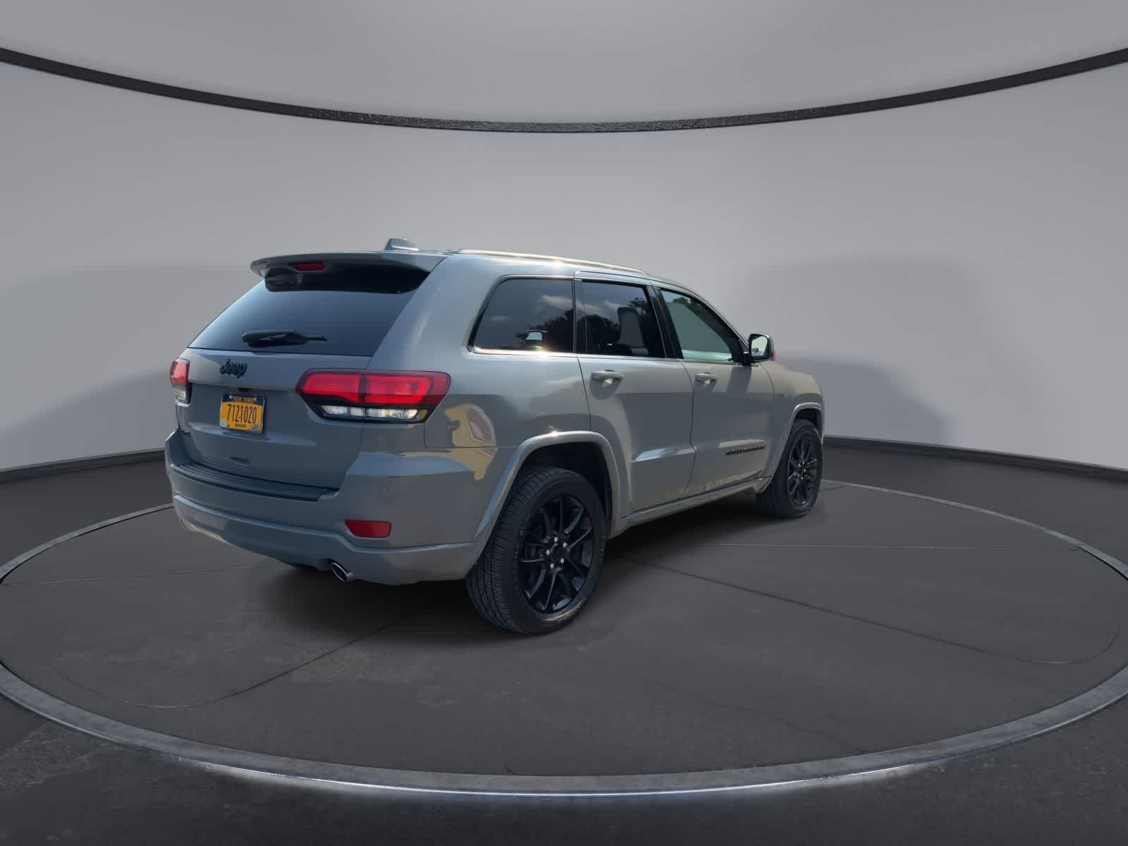 Thumbnail: 2020 Jeep Grand Cherokee - 7