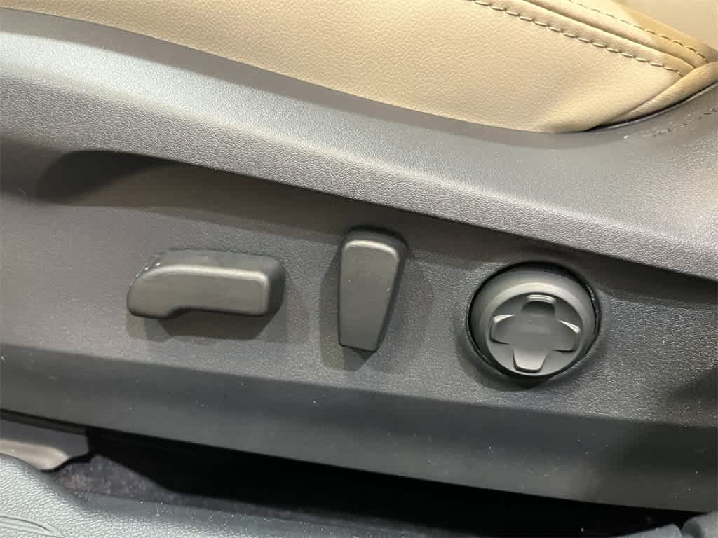 Thumbnail: 2025 Subaru Legacy - 12