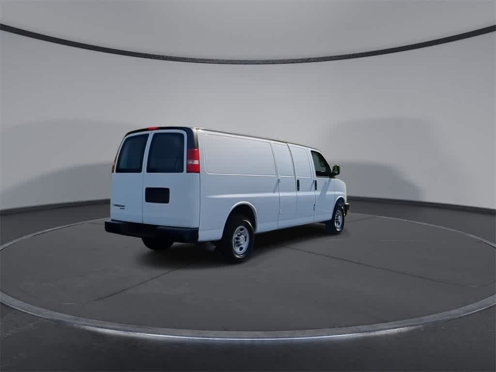 Thumbnail: 2016 Chevrolet Express - 8