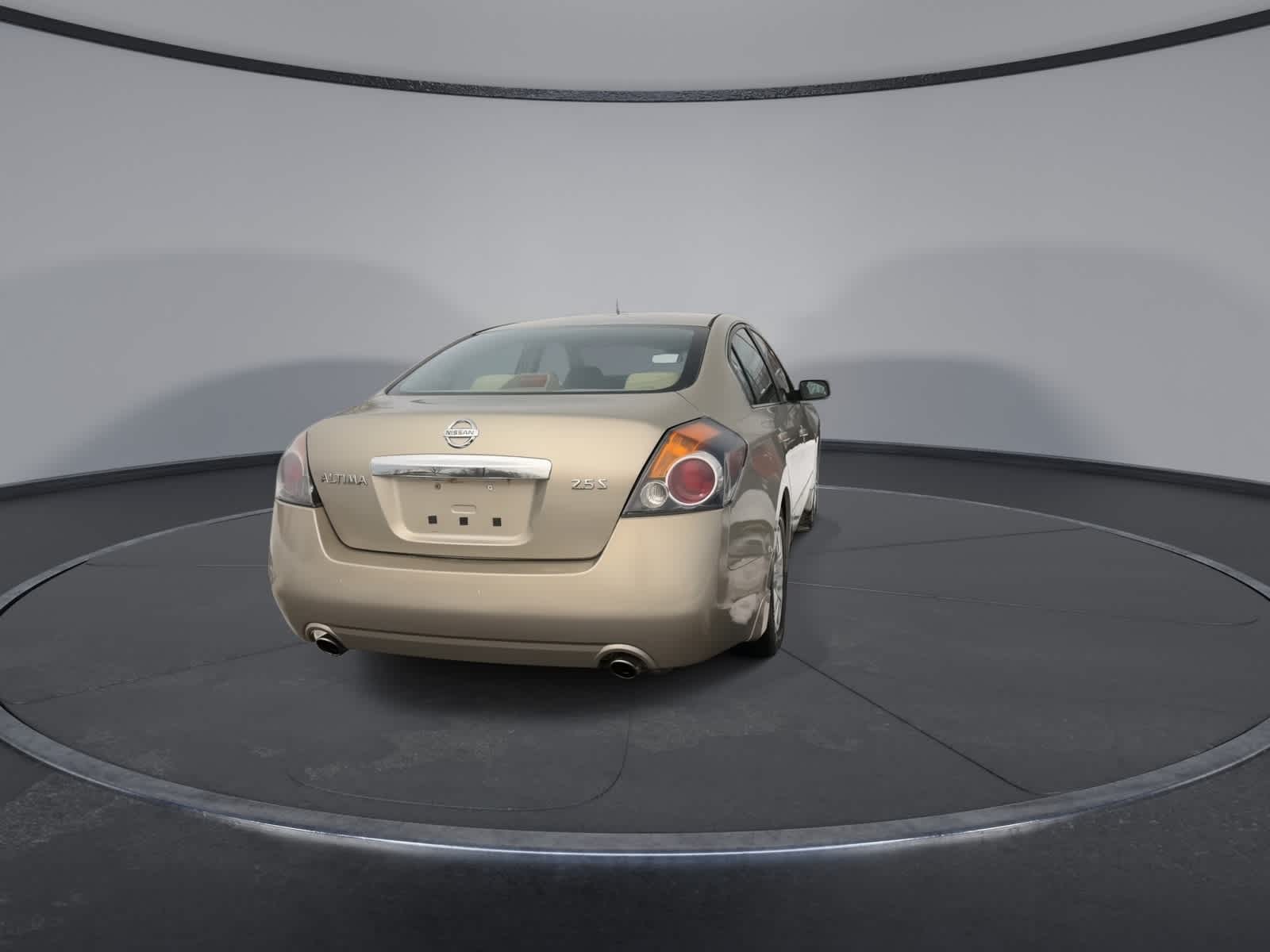 Thumbnail: 2010 Nissan Altima - 7