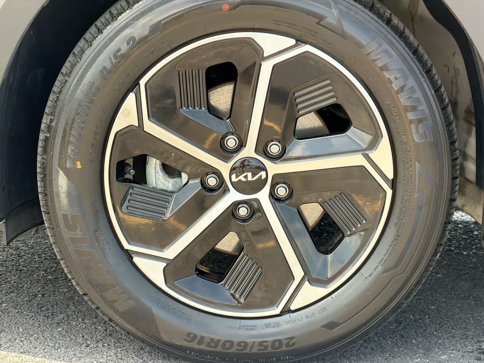 Thumbnail: 2024 Kia Niro - 13