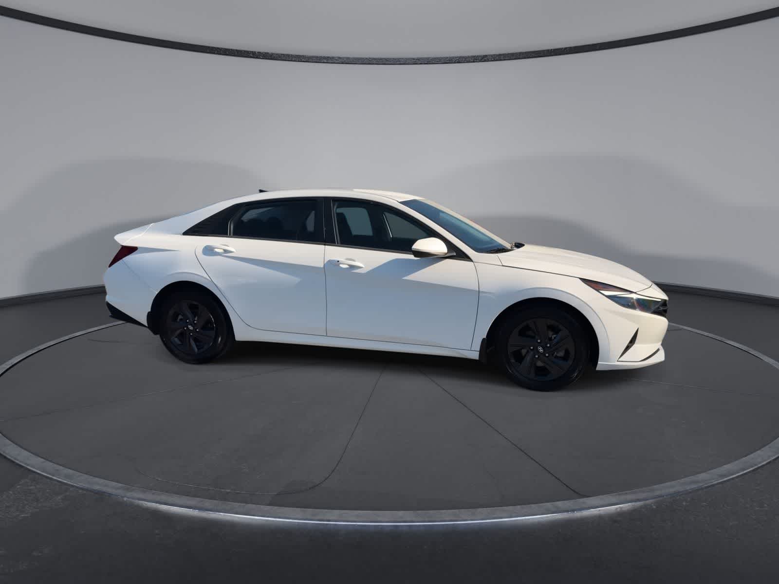 Thumbnail: 2023 Hyundai Elantra - 9