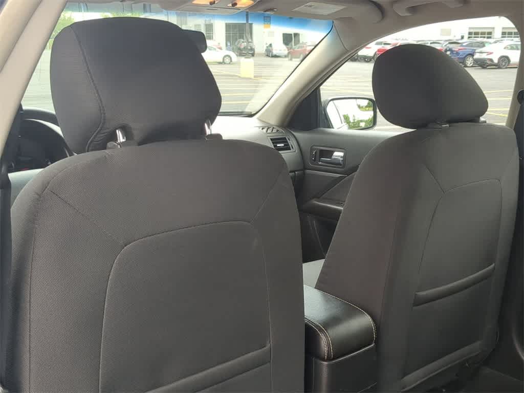 2012 Ford Fusion SE 19